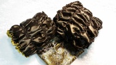 Р2710 Футляр (шоколад) атл.с зол.+Плотик парча Огурцы от интернет-магазин Эдельвейс-Ритуал.RU