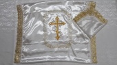 Р3730 Комплект (белый) Атласный с Крестом (покрывало+наволочка) 3шт от интернет-магазин Эдельвейс-Ритуал.RU