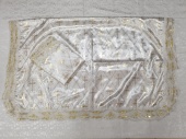 Р3780 Комплект (белый) атласный с Крестом (покрывало+наволочка)	1х2м от интернет-магазин Эдельвейс-Ритуал.RU