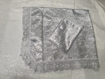 Р3830 Комплект (серебро) Парча Вихрь (покрывало+наволочка) 0,75х2м от интернет-магазин Эдельвейс-Ритуал.RU