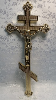 Р2754 Крест пластик Золото 42смх18см (70шт) от интернет-магазин Эдельвейс-Ритуал.RU